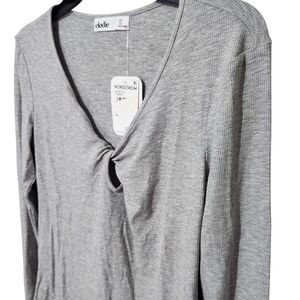 elodie By Anthropologie top Size Large Gray Twist Front Casual Stretch
